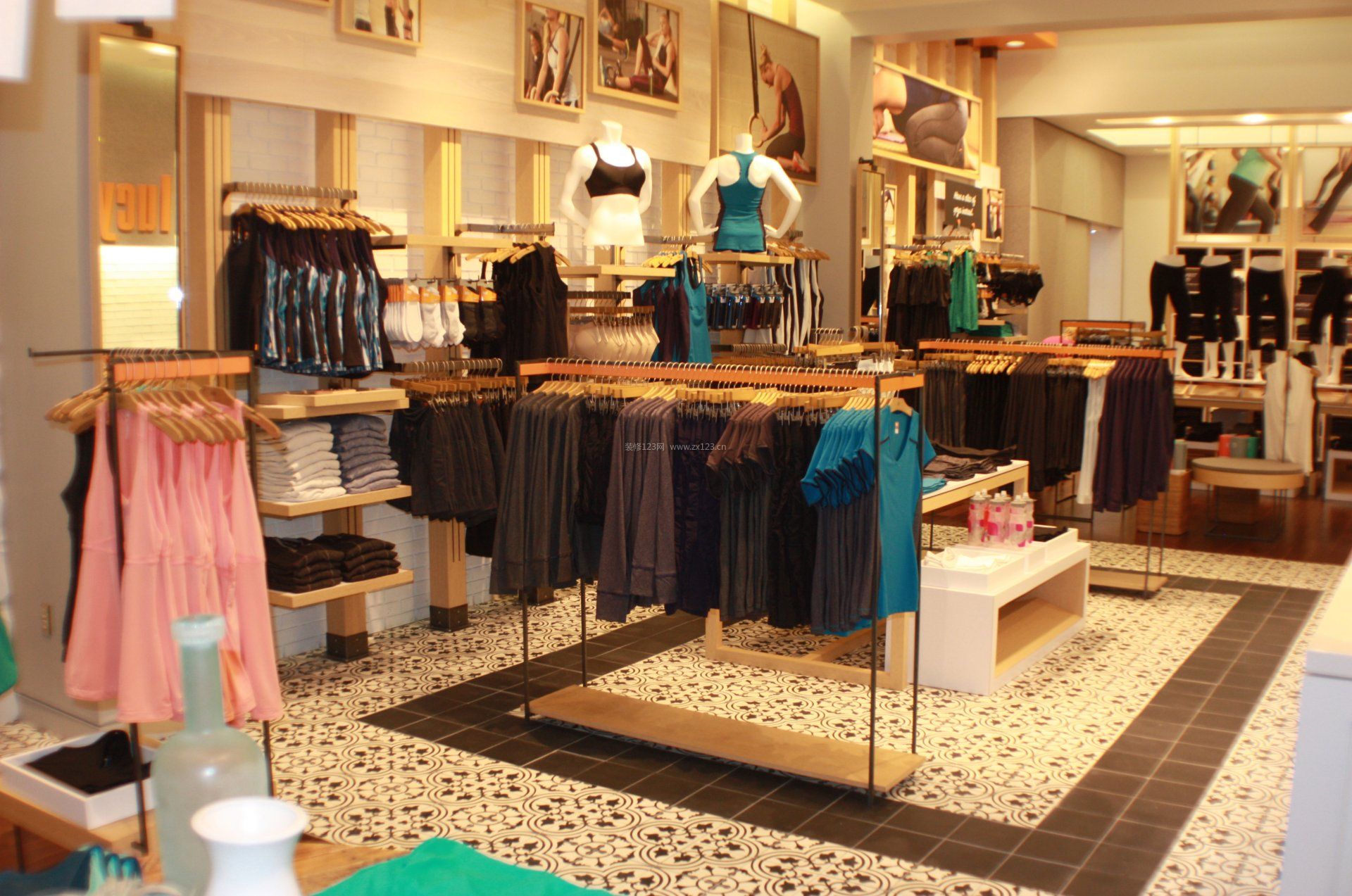 服裝店鋪門面室內(nèi)裝修設(shè)計圖片大全