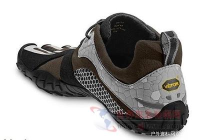 高考后解放雙腳，皮革五指鞋伴你暢游山水間